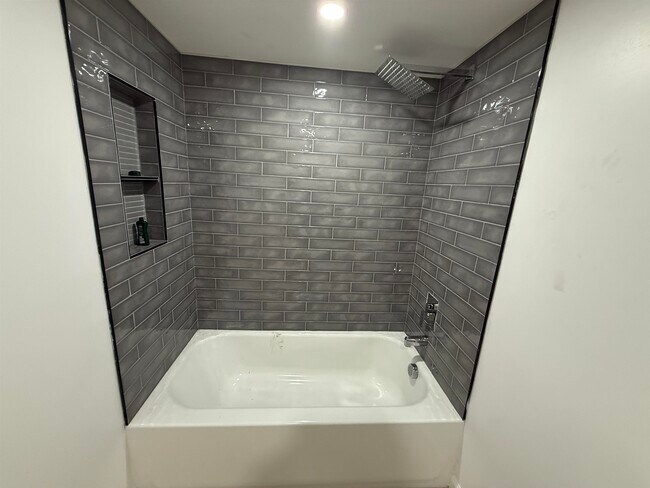 Building Photo - 23 E 44th St