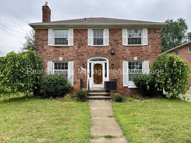 Primary Photo - Charming Colonial-Style Home in the Desira...