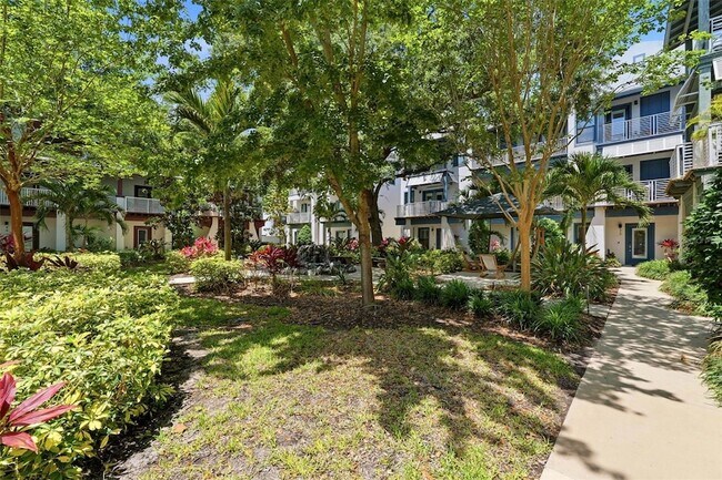 Building Photo - 946 Highland Ave