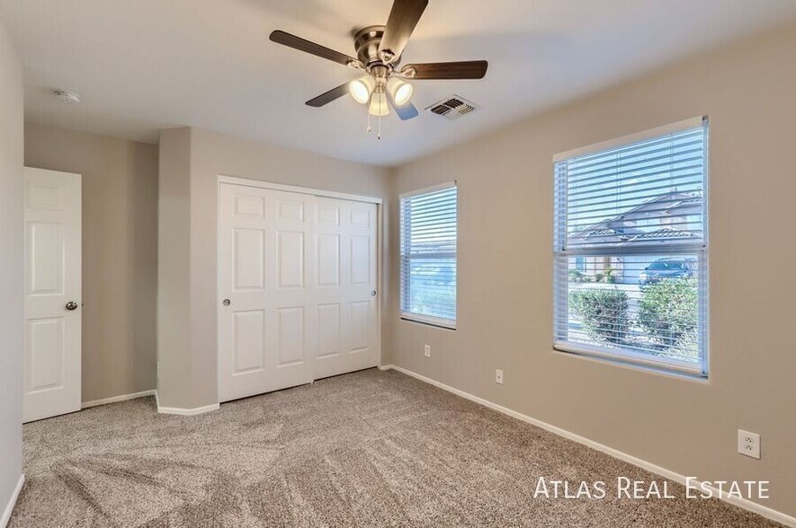 Building Photo - 6524 W Hilton Ave