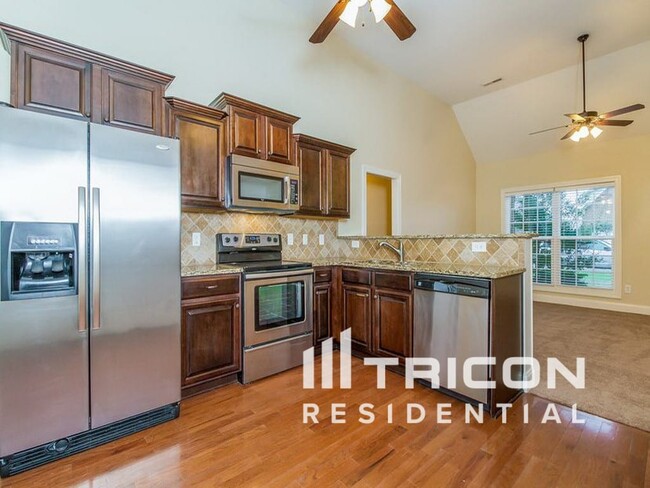 Building Photo - 3621 Jerry Anderson Dr