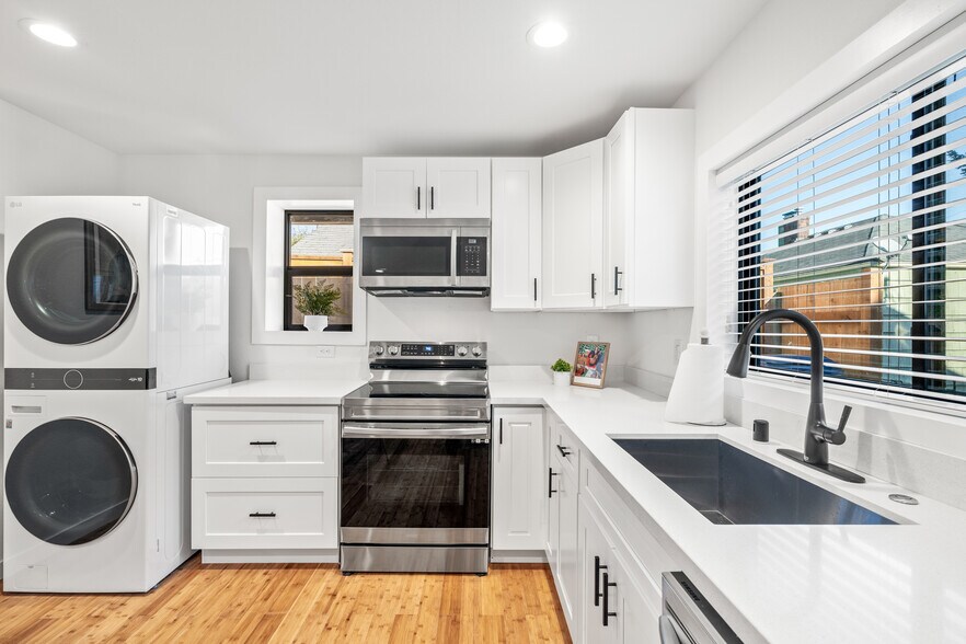 Building Photo - 12729 Evanston Ave N