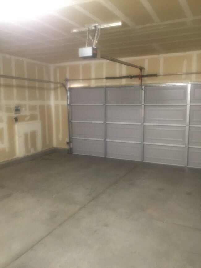 Building Photo - 3962 Blackberry Ave