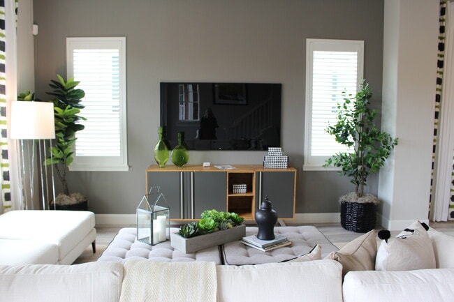 Great Room (TV not included) - 26 Irby Ranch Dr