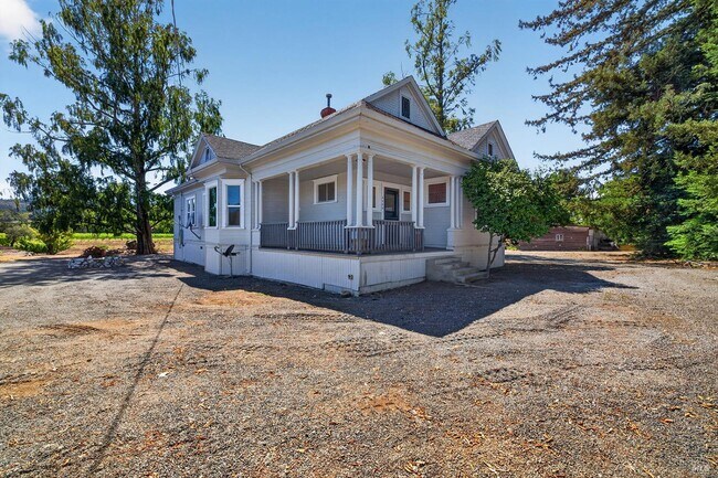Building Photo - 4980 Dry Creek Rd