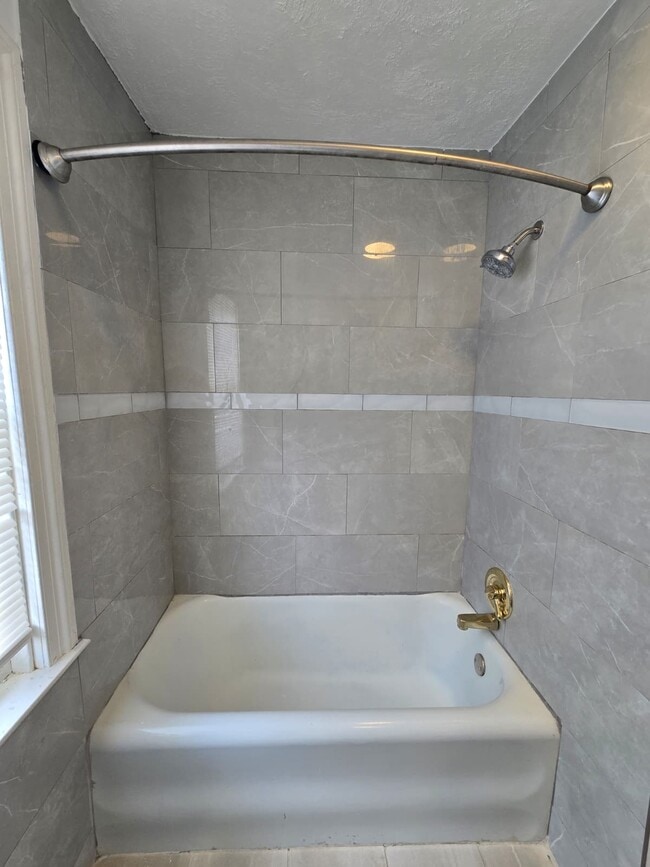 Building Photo - 2532 Glen Terrace