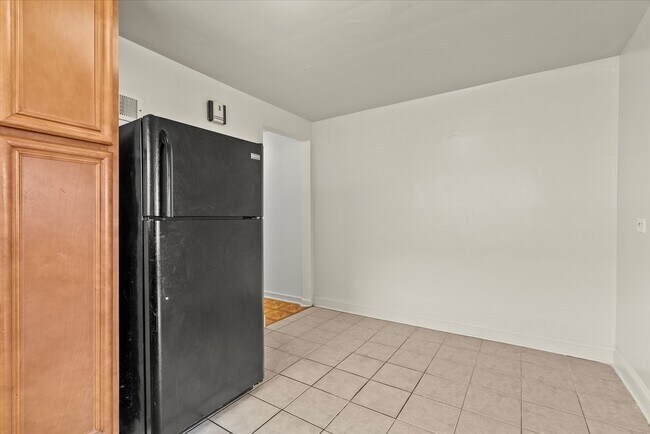 Building Photo - 8143 Knox Ave