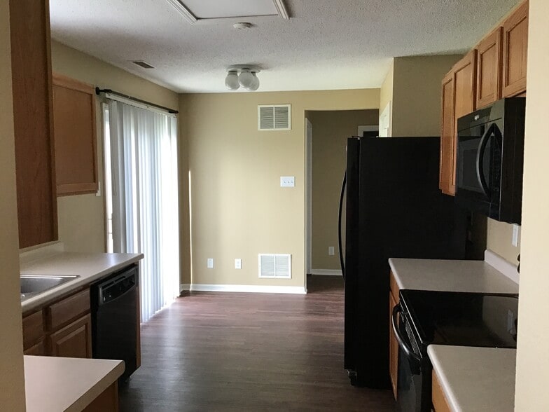 Building Photo - 2012 Fullwood Dr