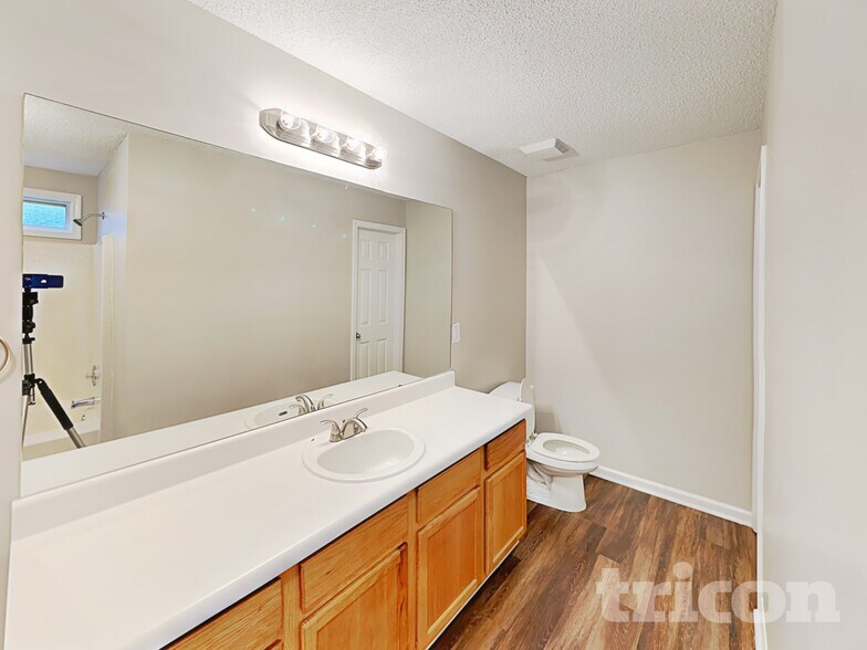 Building Photo - 6899 Mahonia Pl