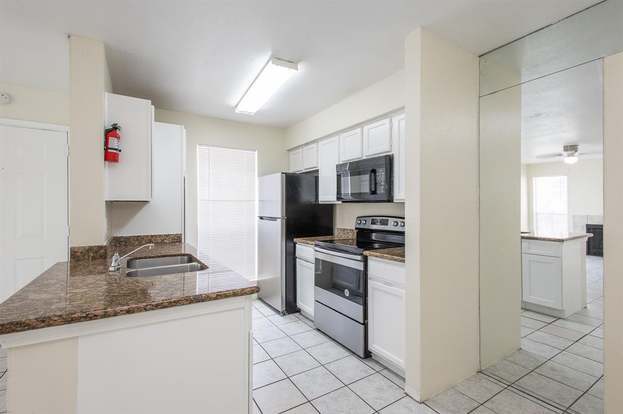 Building Photo - 3900 Woodchase Dr