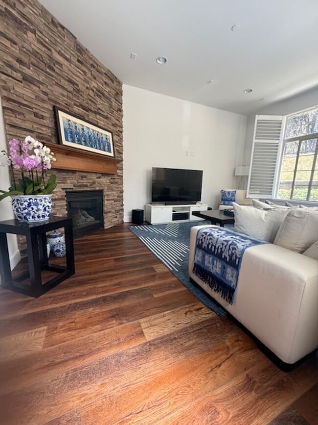 Building Photo - Golf Resort Living- UnfurnishedTrilogy Monarch Dunes Townhome