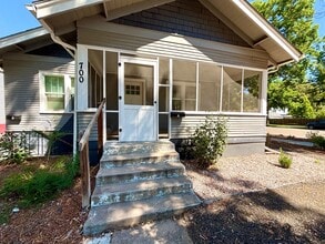 Building Photo - Charming Duplex in Prime Fort Collins Location- Available May 1st!