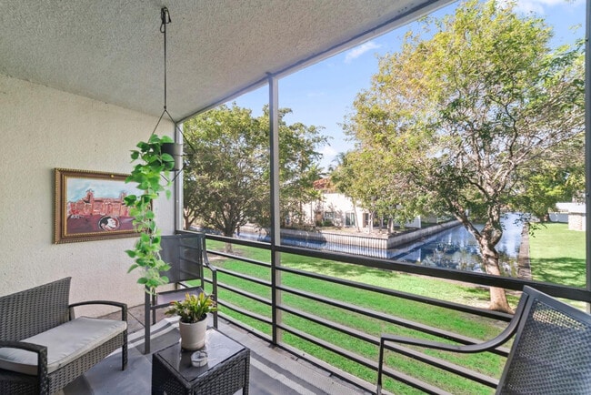 Building Photo - 113 Royal Pk Dr