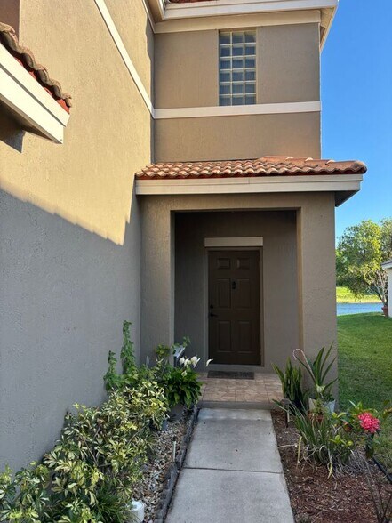 Building Photo - 4361 Dogwood Cir