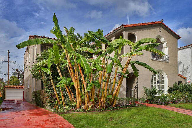 Building Photo - 1237 Hi Point St