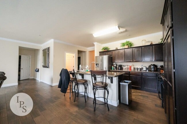 Building Photo - Sanger Home, 4BR/3BA, Near HighSchool + Parks -  Large Side Lot Included
