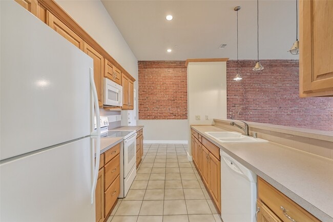 Building Photo - 2309 Harborside Dr