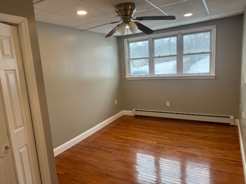 Building Photo - 100 Nesbitt St