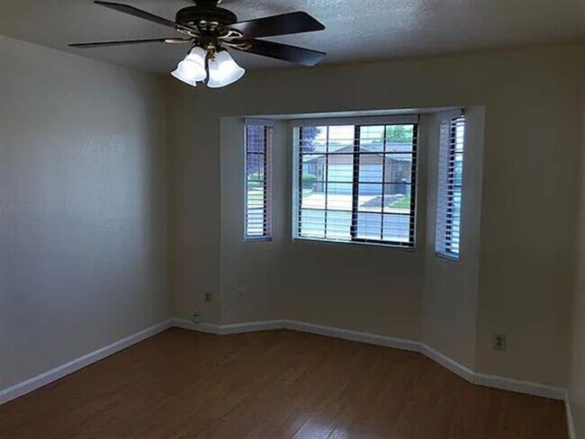 Primary Photo - Salida beautiful house