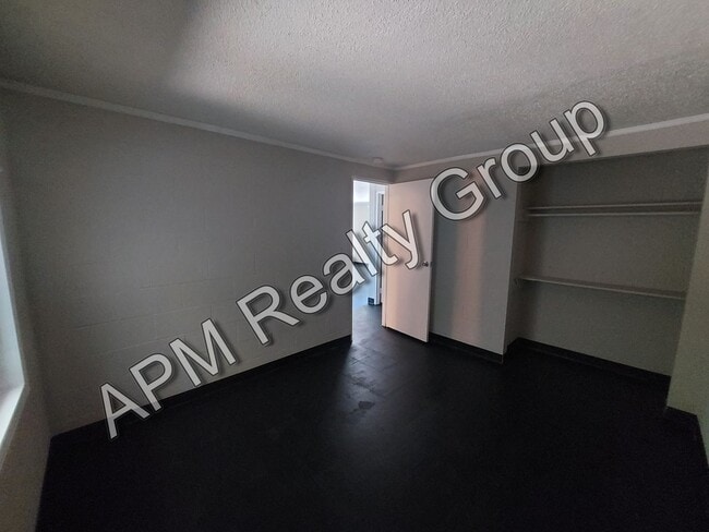 Building Photo - Two bedroom apartment near Harden St - 50%...