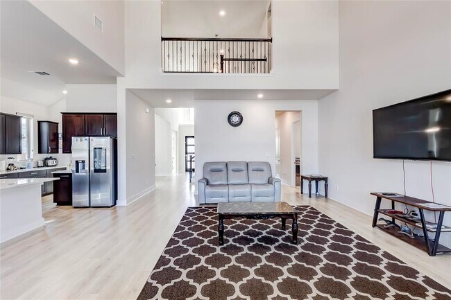 Building Photo - 212 Charbono St