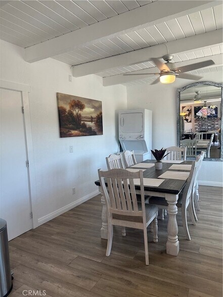 Building Photo - 2490 Fern Dr