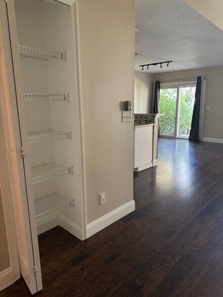 Building Photo - 12836 Woodmill Dr