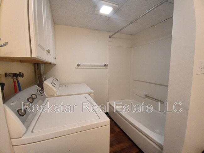 Building Photo - 1739 W Tenth Ave