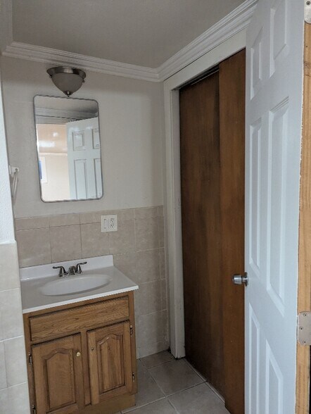 Building Photo - 1512 Fruitdale Ave