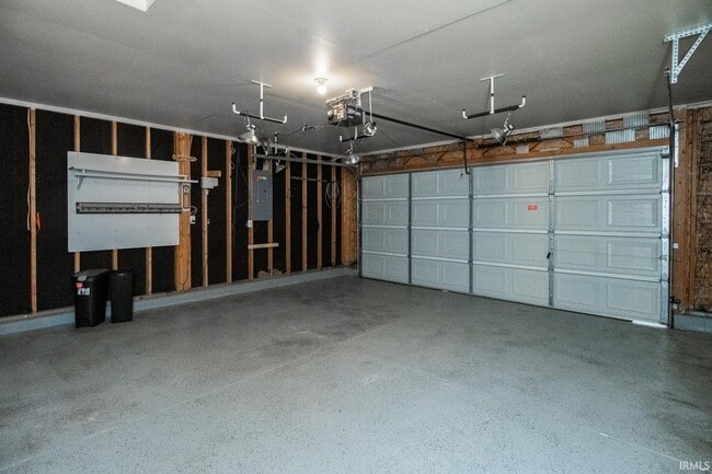 Building Photo - 635 S Fieldstone Blvd
