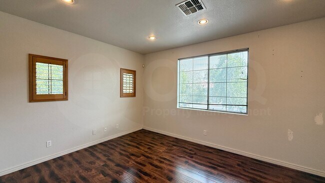 Building Photo - 7506 S 29th Way
