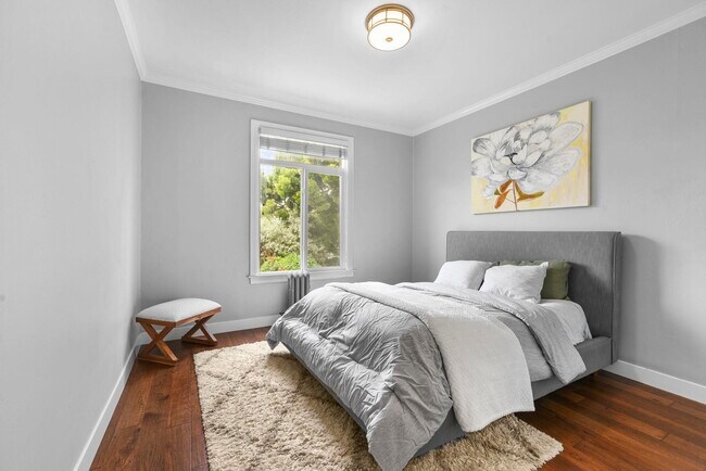 Building Photo - 1925 Leavenworth St