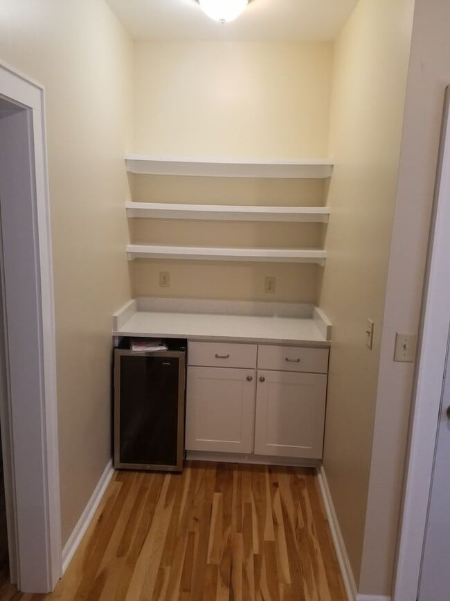 Building Photo - 524 E Wright St