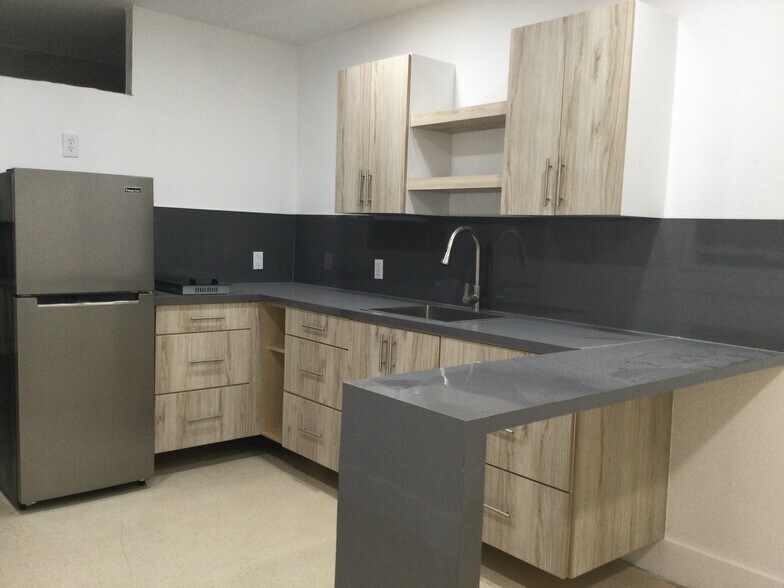 Kitchen - 10255 SW 34th St