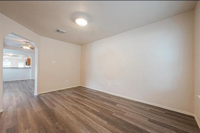 Building Photo - 1123 Desert Palms Ln