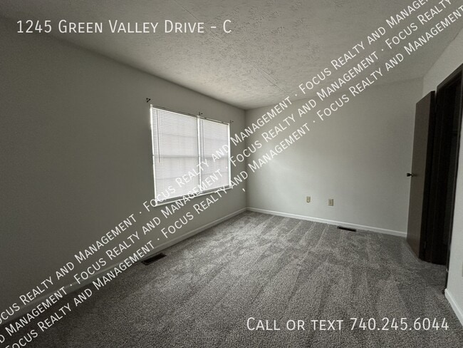 Building Photo - 1245 Green Valley Dr