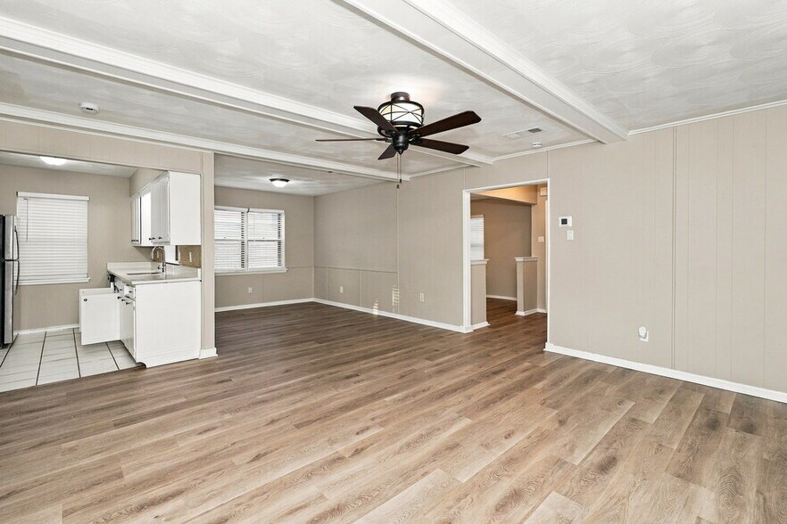 Building Photo - 2532 Belhaven Dr