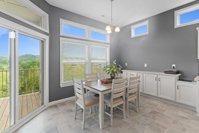 Building Photo - 7555 Devonshire Dr