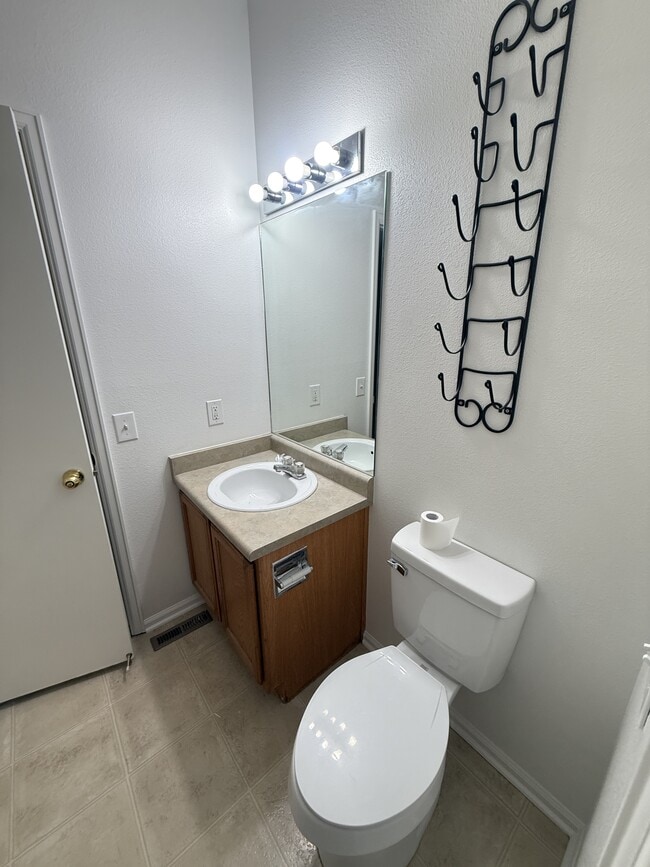 Building Photo - 7175 Leeside View