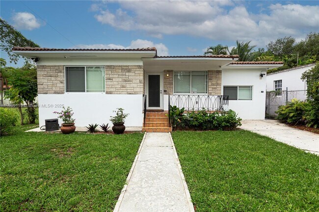 Primary Photo - 20 NW 45th St