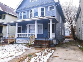 Building Photo - 2 br, 1 bath Triplex - 1414 East 110th Str...