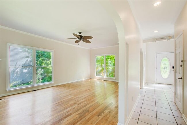 Building Photo - 2462 Empire Forest Dr