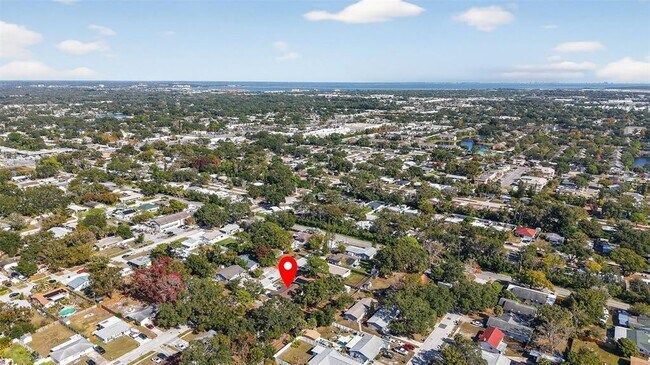 Building Photo - 3118 Pine Tree Ave