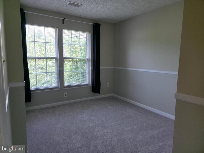 Building Photo - 705 Pine Drift Dr