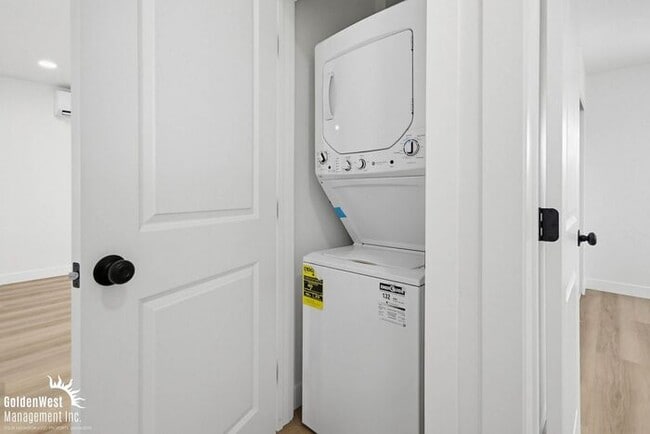 Building Photo - Newly Renovated 2Bdm 1Ba Apartment with Modern Upgrades in Chula Vista!