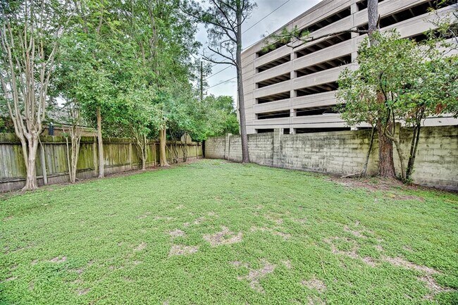 Building Photo - 15626 Whitewater Ln