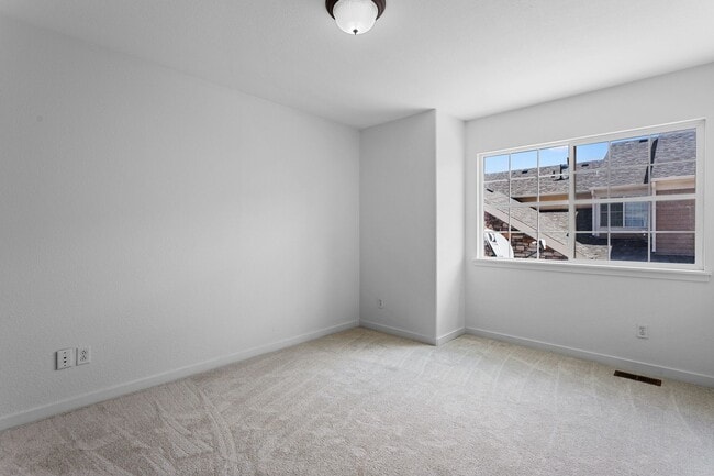 Building Photo - Recently Updated 3 Bedroom 2 Bath Home - Broomfield!