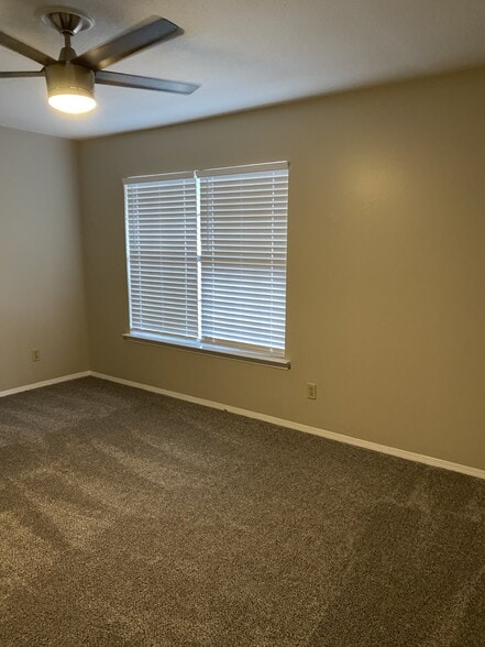 Master Bedroom - 3850 Creighton Rd