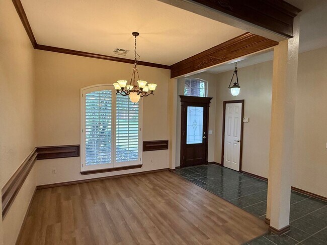 Building Photo - Large 3 Bed 2.5 Bath In Edmond