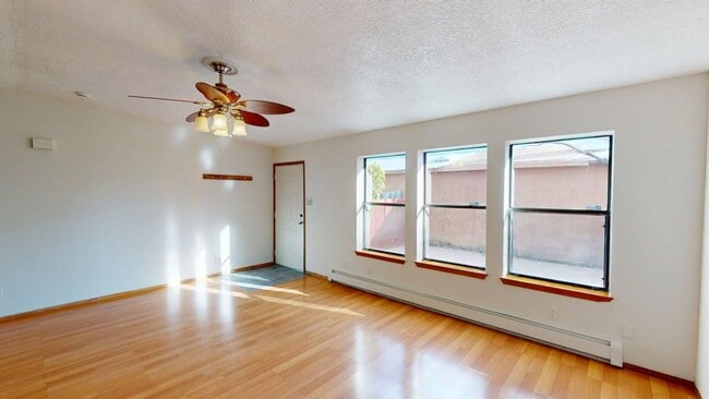 Building Photo - 2 Bedroom with a Patio with beds